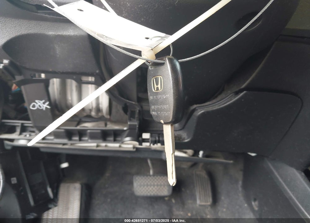 2011 HONDA FIT VIN: JHMGE8H55BC027435
