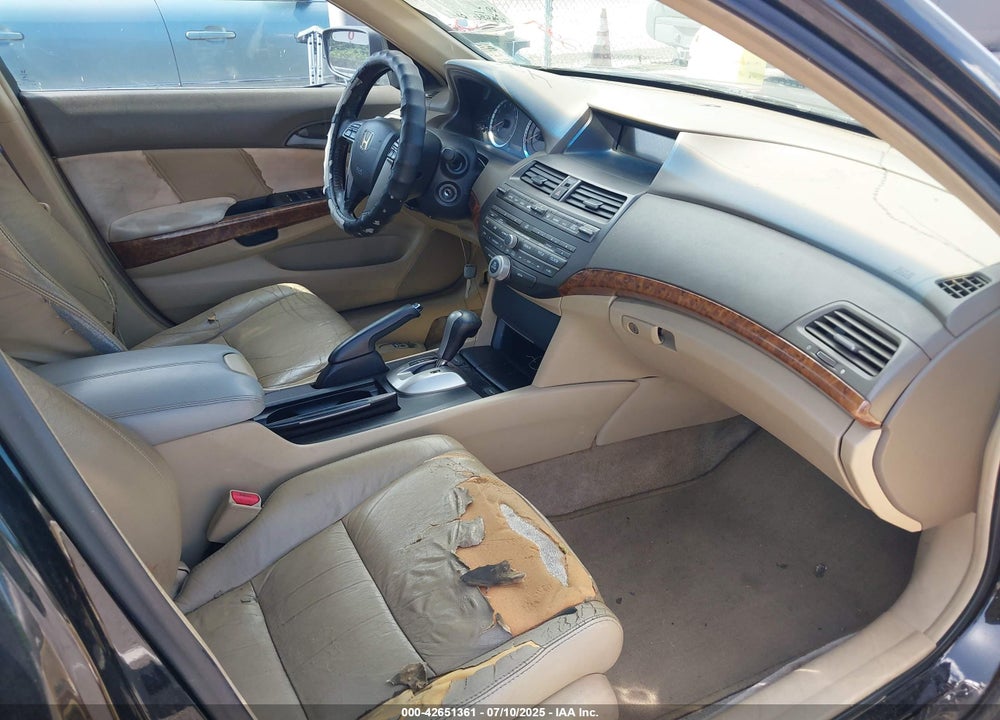 2009 HONDA ACCORD VIN: 1HGCP26819A041103