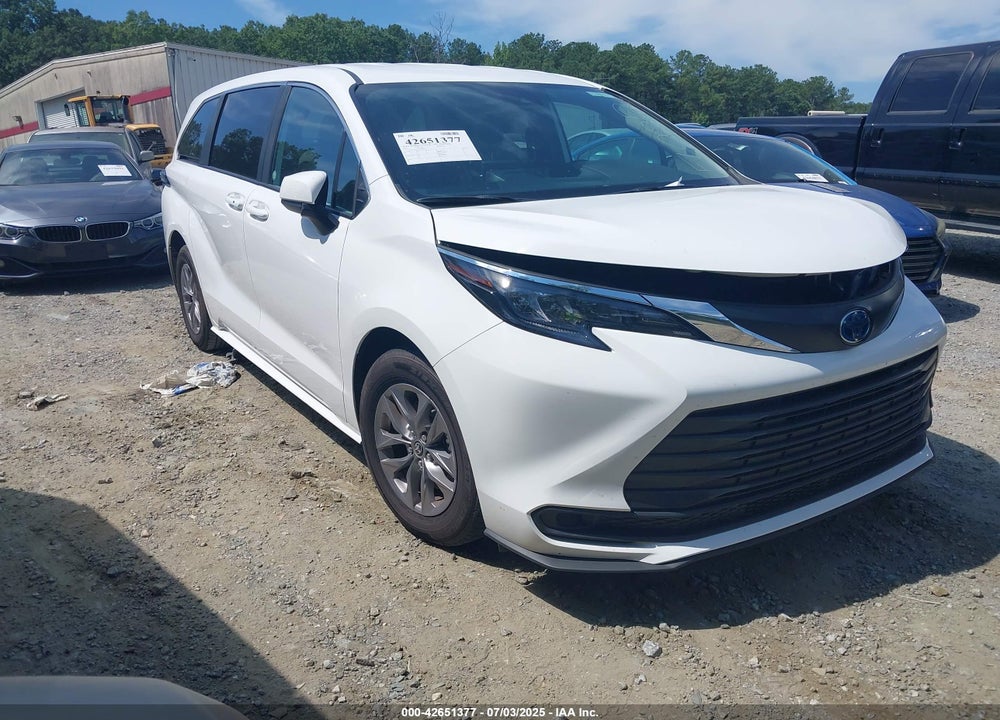 2025 TOYOTA SIENNA VIN: 5TDKRKEC3SS234923