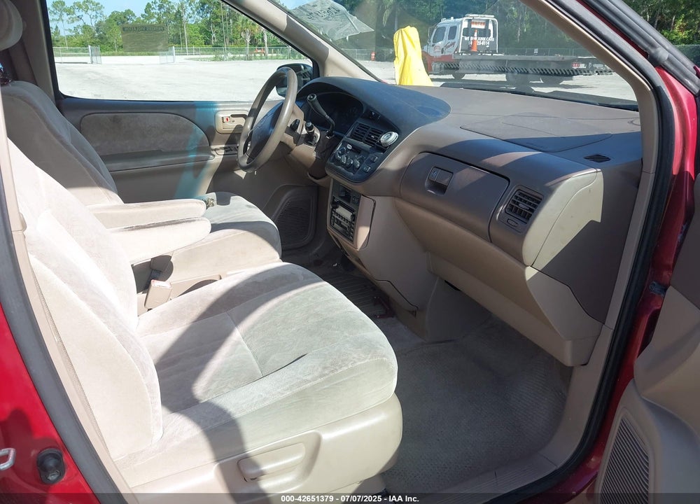 2000 TOYOTA SIENNA LE VIN: 4T3ZF13C6YU291094
