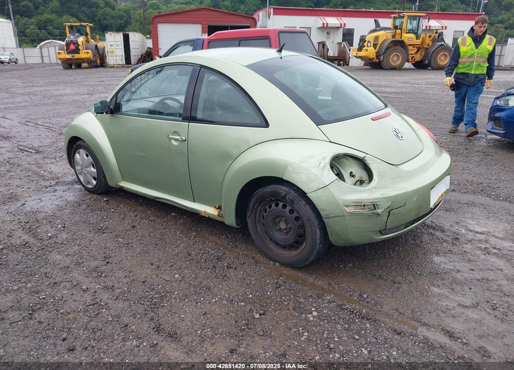 2010 VOLKSWAGEN NEW BEETLE 2.5L VIN: 3VWPG3AG3AM000402