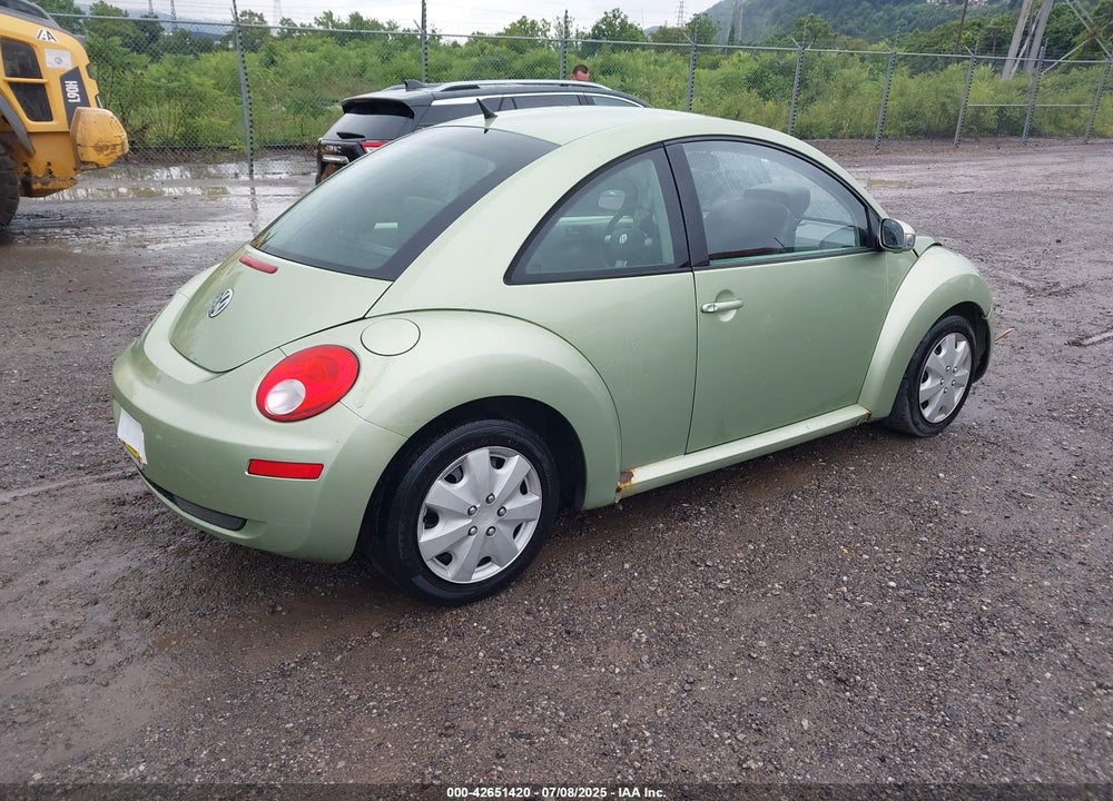 2010 VOLKSWAGEN NEW BEETLE 2.5L VIN: 3VWPG3AG3AM000402