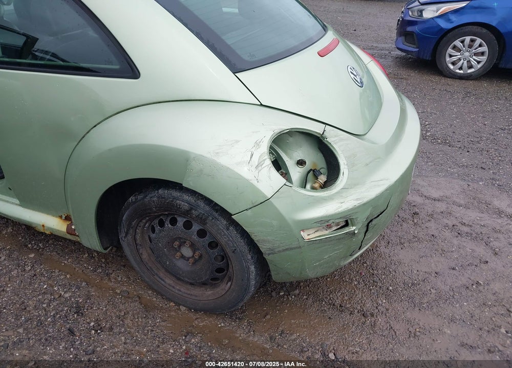 2010 VOLKSWAGEN NEW BEETLE 2.5L VIN: 3VWPG3AG3AM000402