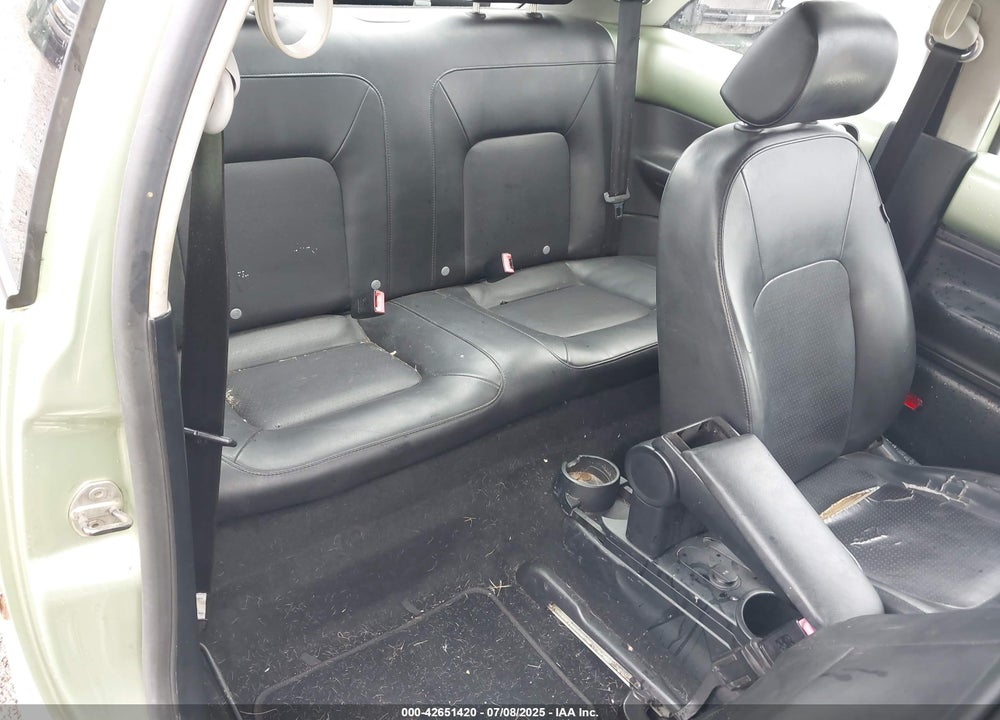 2010 VOLKSWAGEN NEW BEETLE 2.5L VIN: 3VWPG3AG3AM000402