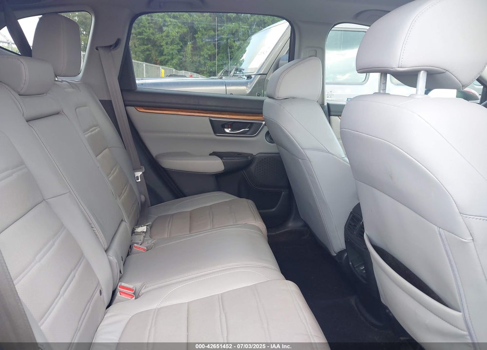 2017 HONDA CR-V VIN: 2HKRW2H81HH630622