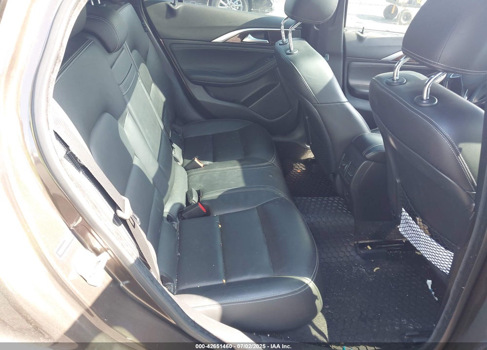2017 INFINITI QX30 LUXURY/PREMIUM/SPORT VIN: SJKCH5CR2HA020508