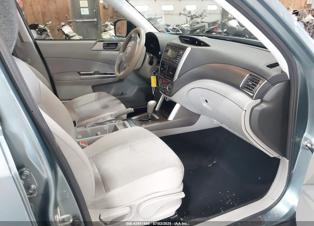 2013 SUBARU FORESTER VIN: JF2SHABC8DH402890