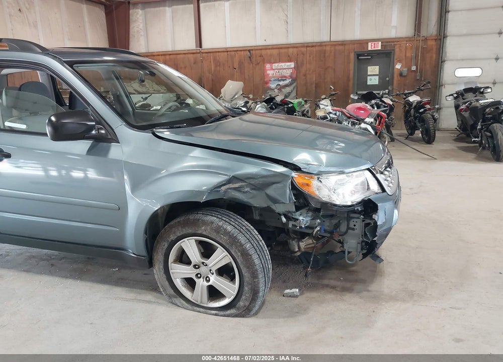 2013 SUBARU FORESTER VIN: JF2SHABC8DH402890