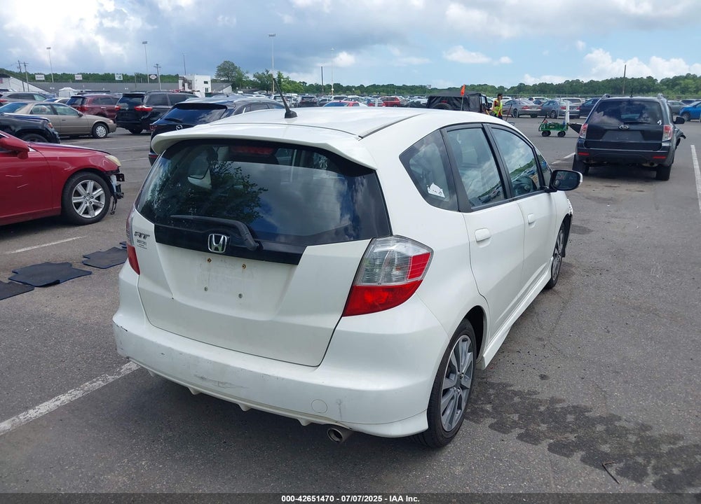 2013 HONDA FIT SPORT VIN: JHMGE8H51DC054571