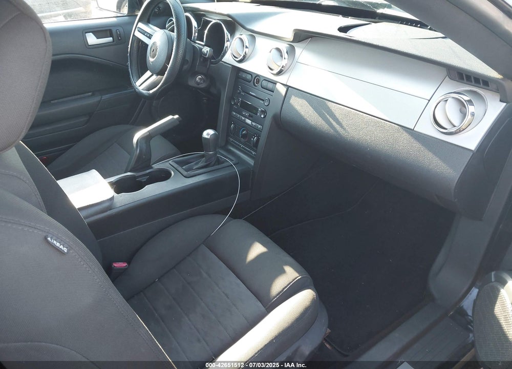 2005 FORD MUSTANG GT DELUXE/GT PREMIUM VIN: 1ZVHT82H455205677