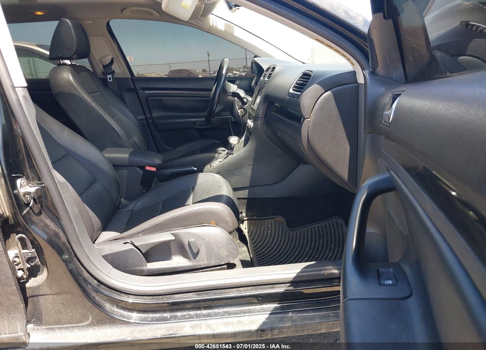 2010 VOLKSWAGEN JETTA VIN: 3VWTZ7AJ8AM694046