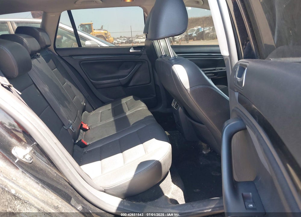 2010 VOLKSWAGEN JETTA VIN: 3VWTZ7AJ8AM694046