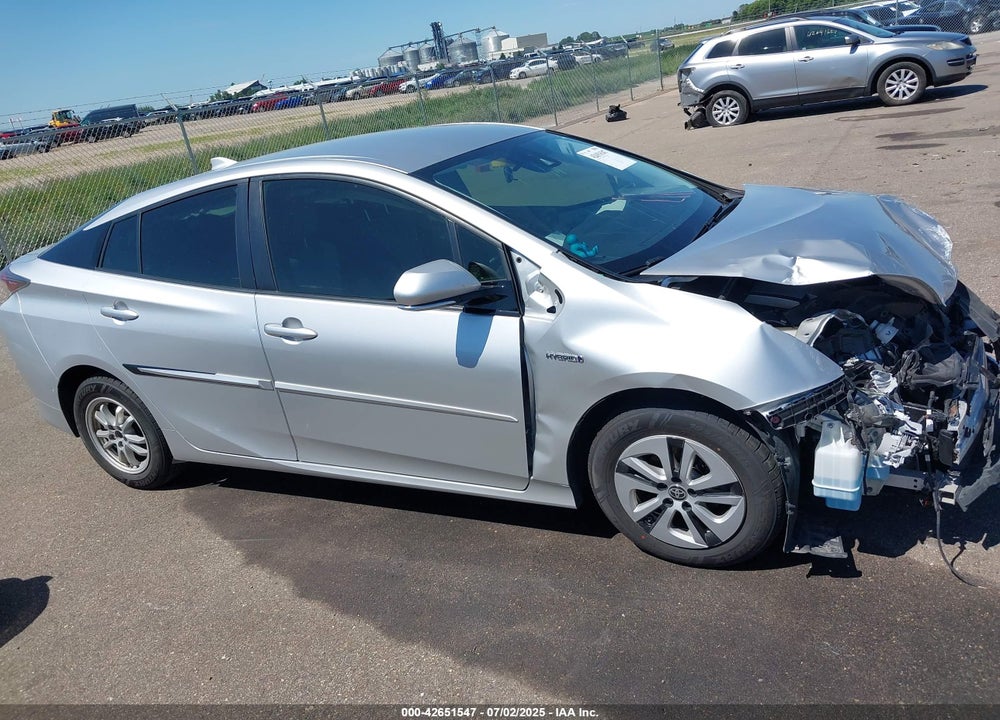 2018 TOYOTA PRIUS VIN: JTDKBRFUXJ3590368