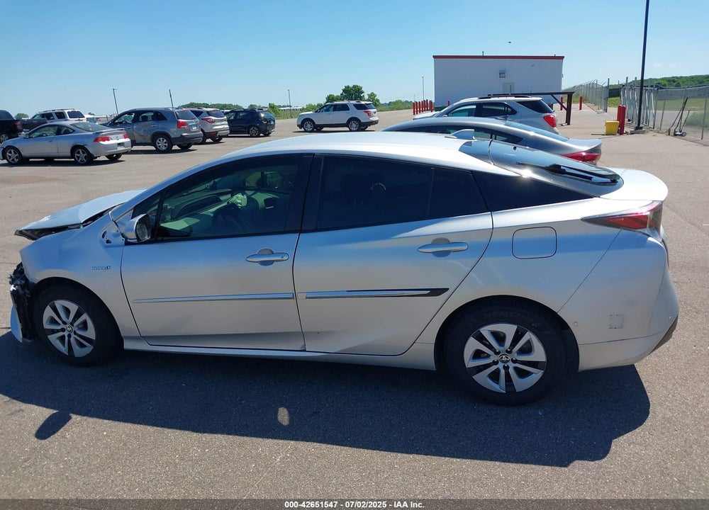 2018 TOYOTA PRIUS VIN: JTDKBRFUXJ3590368
