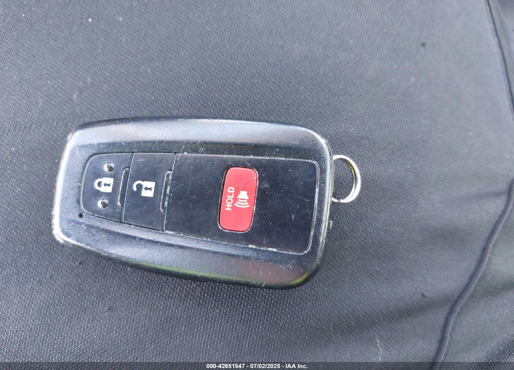 2018 TOYOTA PRIUS VIN: JTDKBRFUXJ3590368