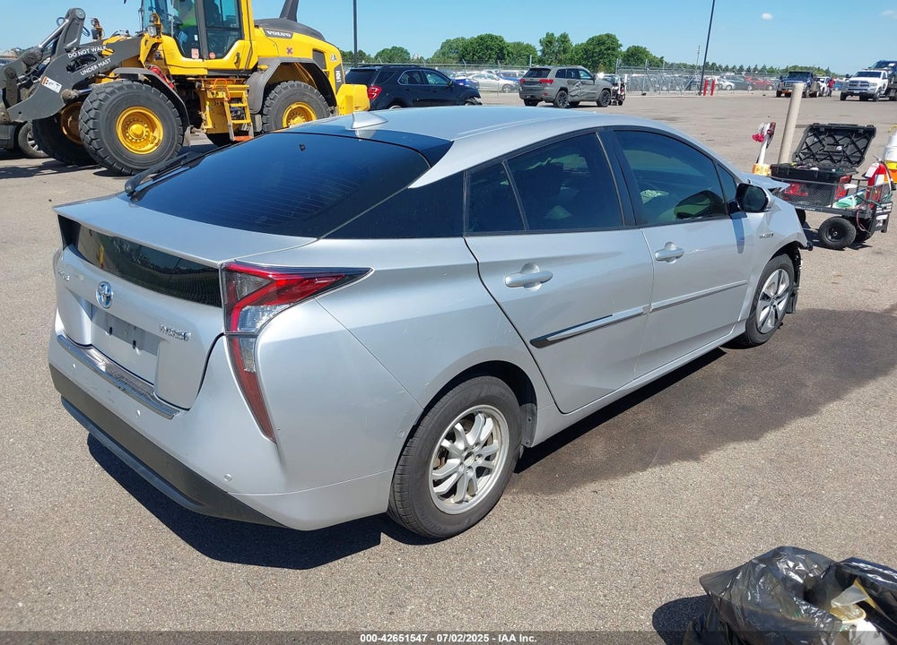 2018 TOYOTA PRIUS VIN: JTDKBRFUXJ3590368