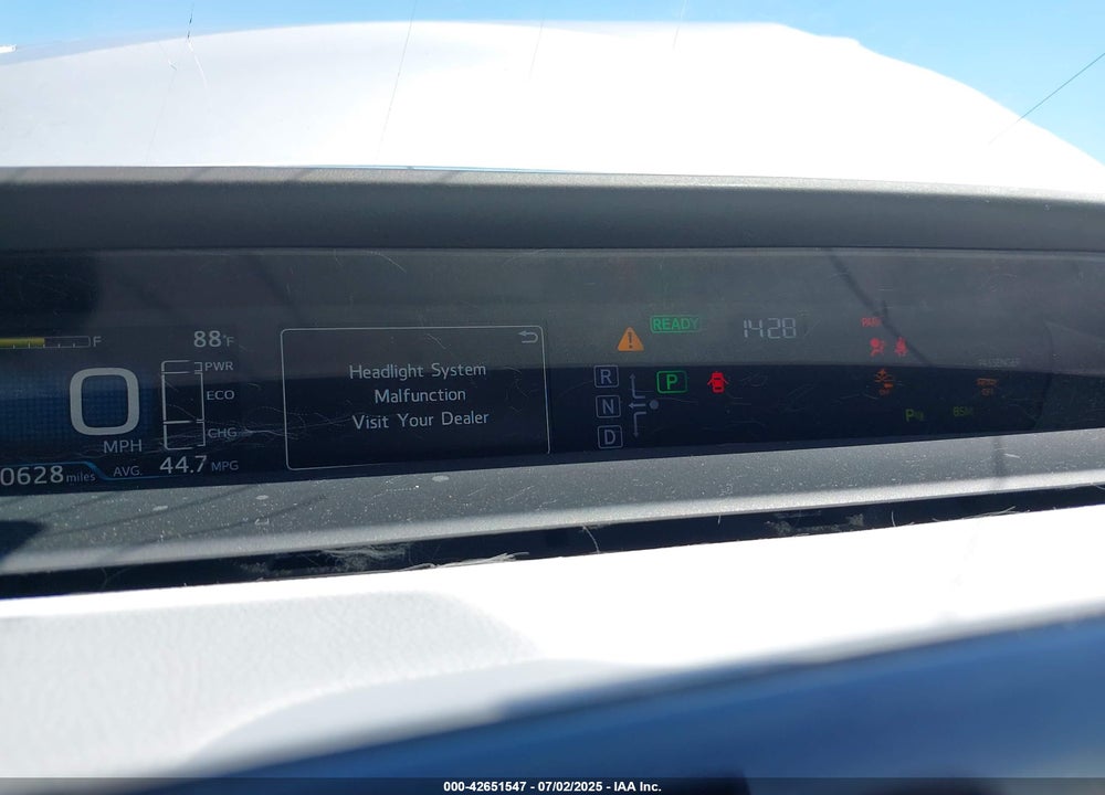 2018 TOYOTA PRIUS VIN: JTDKBRFUXJ3590368