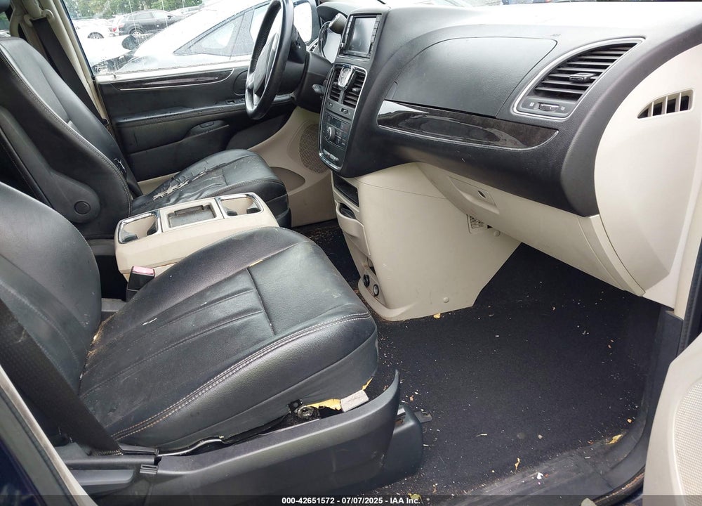 2013 CHRYSLER TOWN & COUNTRY VIN: 2C4RC1BG2DR517729