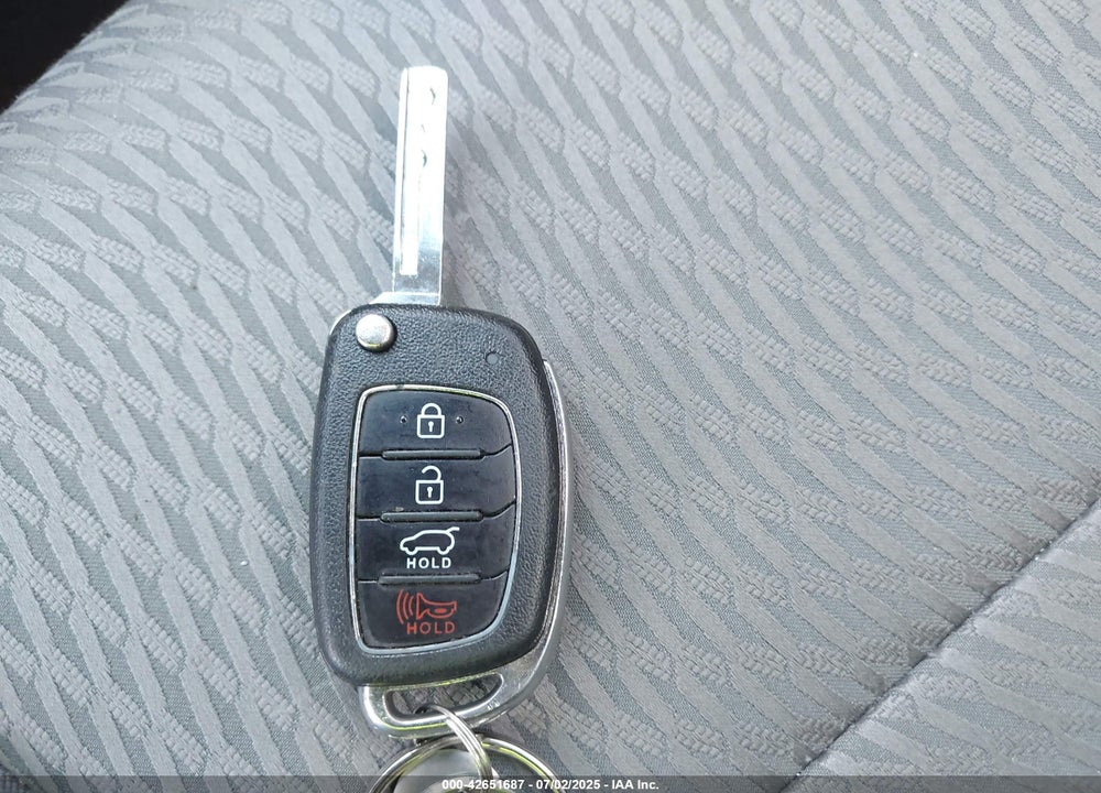 2018 HYUNDAI SANTA FE VIN: 5XYZTDLB1JG564965