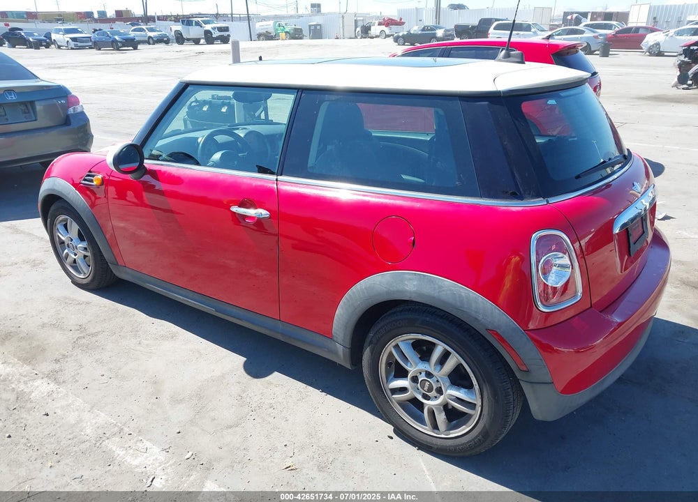 2012 MINI COOPER VIN: WMWSU3C58CT541805