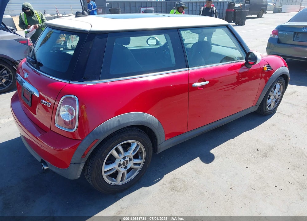 2012 MINI COOPER VIN: WMWSU3C58CT541805