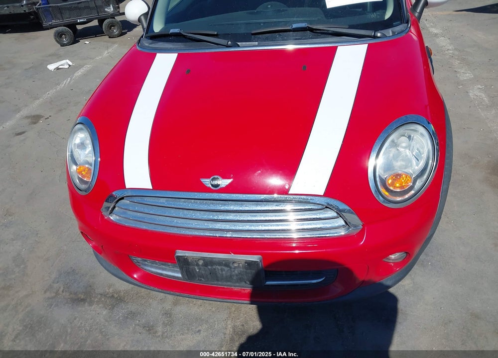 2012 MINI COOPER VIN: WMWSU3C58CT541805