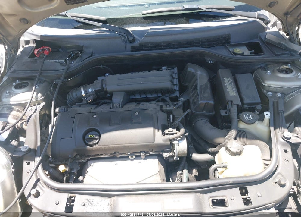 2009 MINI COOPER VIN: WMWMF335X9TT69935