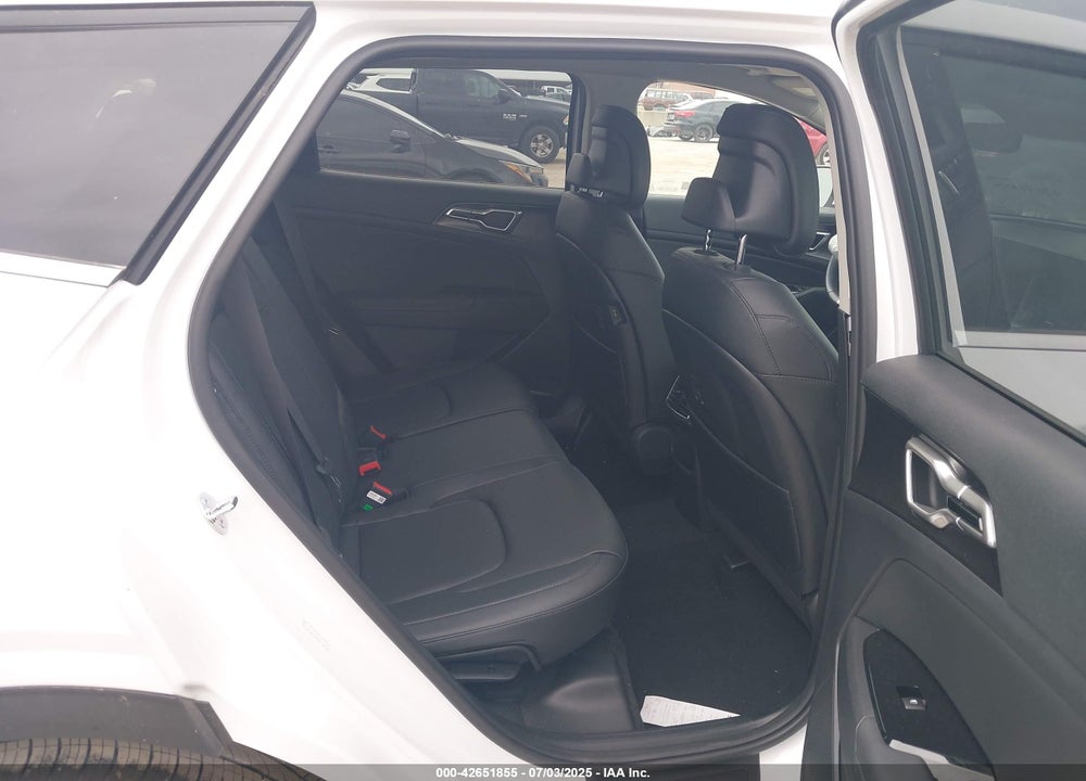 2025 KIA SPORTAGE VIN: 5XYK33DF8SG273636
