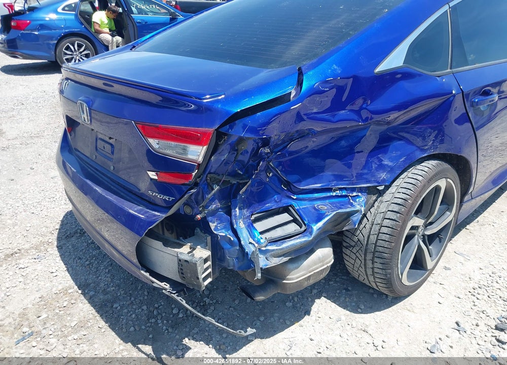 2019 HONDA ACCORD VIN: 1HGCV1F3XKA140240