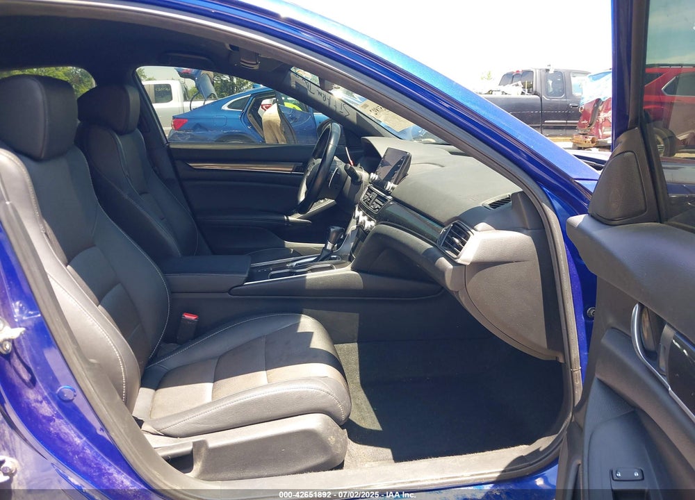 2019 HONDA ACCORD VIN: 1HGCV1F3XKA140240