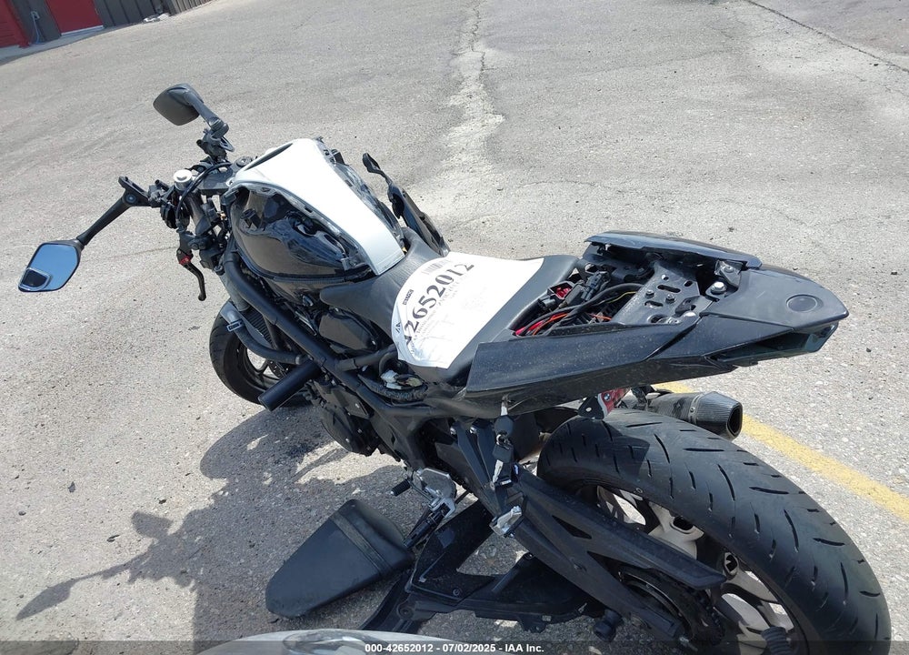 2015 YAMAHA YZFR3 VIN: MH3RH06Y5FK002919