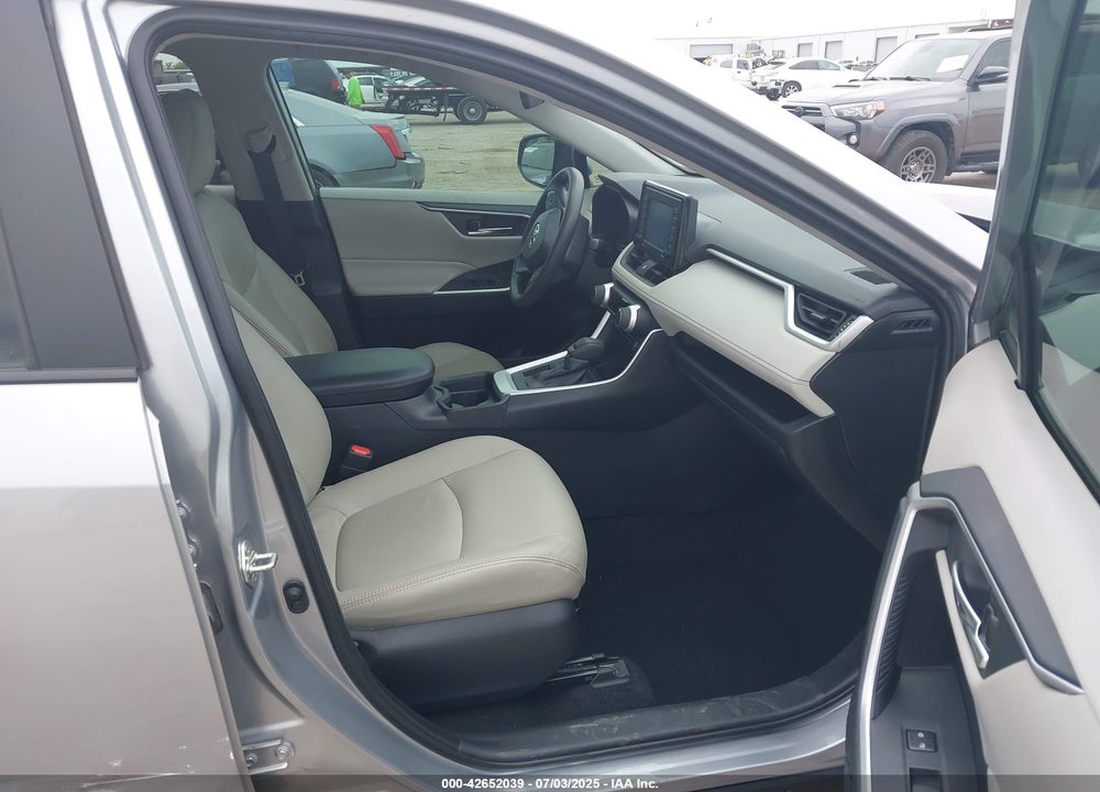 2020 TOYOTA RAV4 XLE VIN: 2T3W1RFV4LW094687
