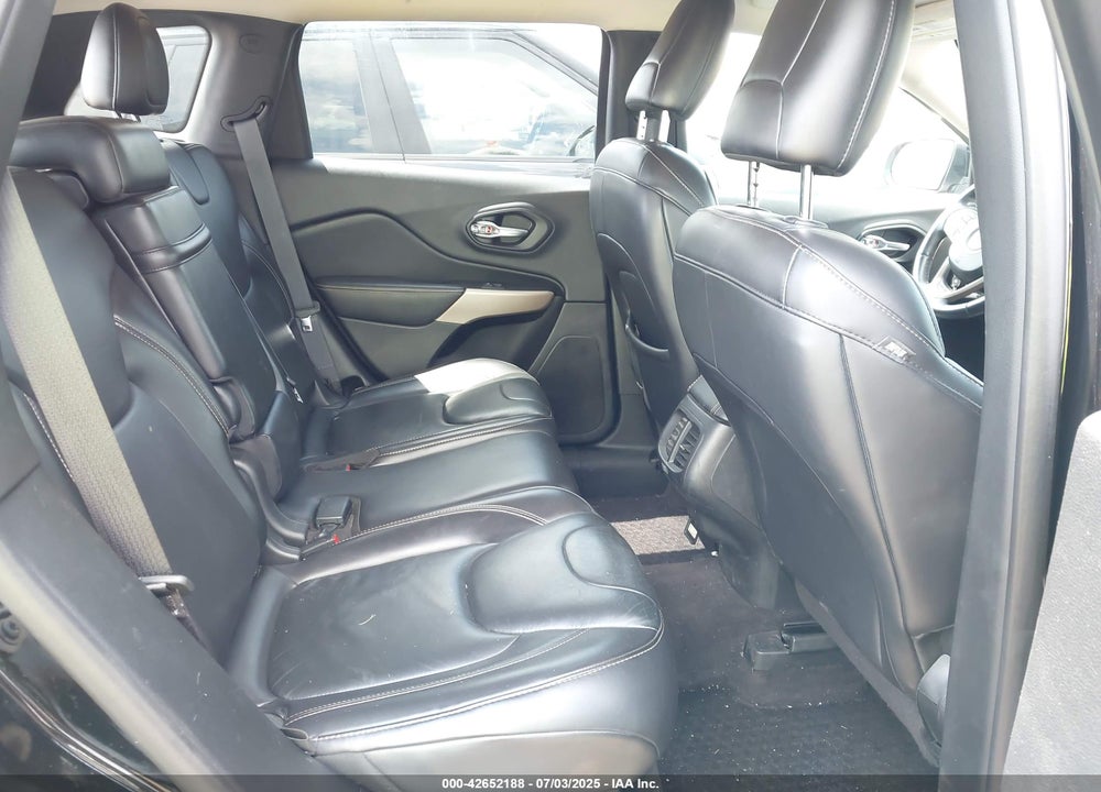 2017 JEEP CHEROKEE VIN: 1C4PJMCB4HW575209