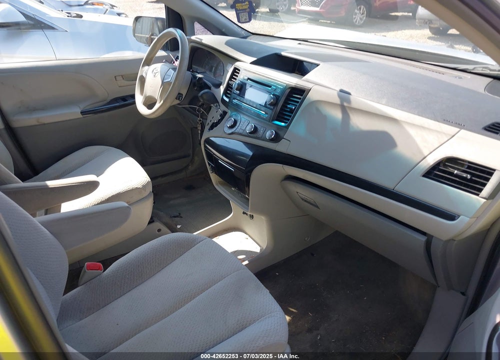 2012 TOYOTA SIENNA LE 8 PASSENGER VIN: 5TDKA3DC4CS014884