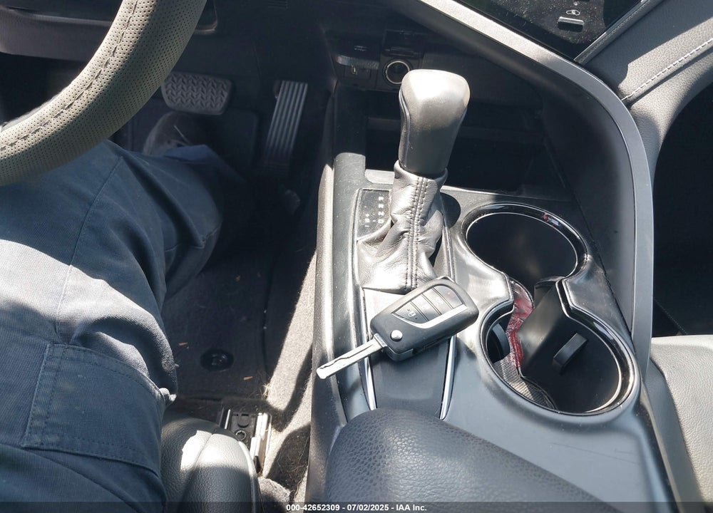 2019 TOYOTA CAMRY VIN: 4T1B11HK8KU786901