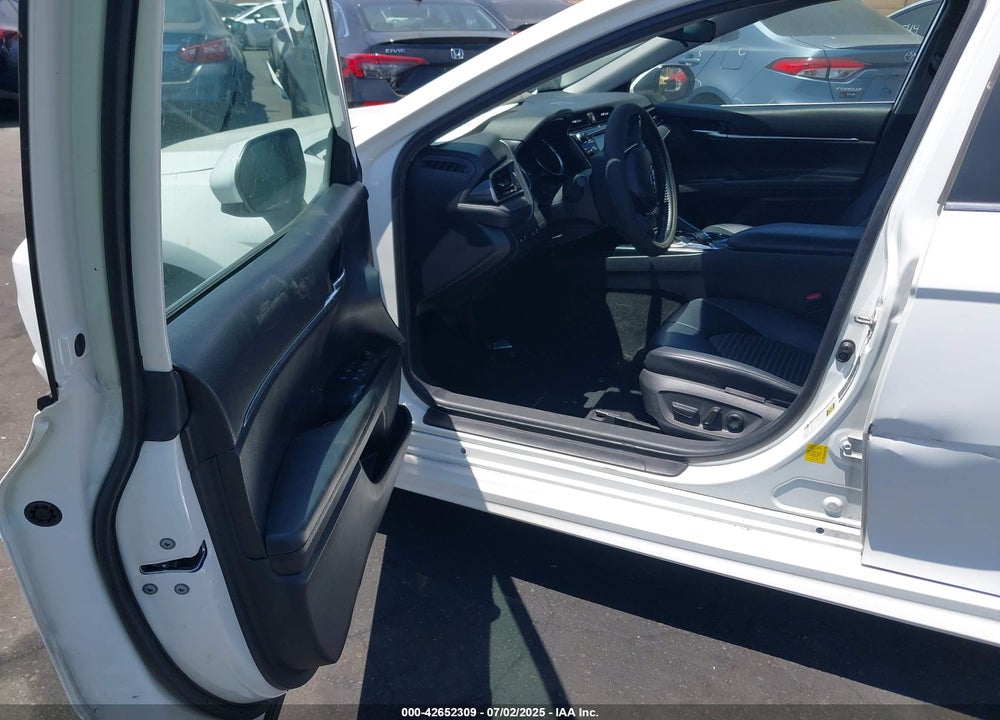 2019 TOYOTA CAMRY VIN: 4T1B11HK8KU786901