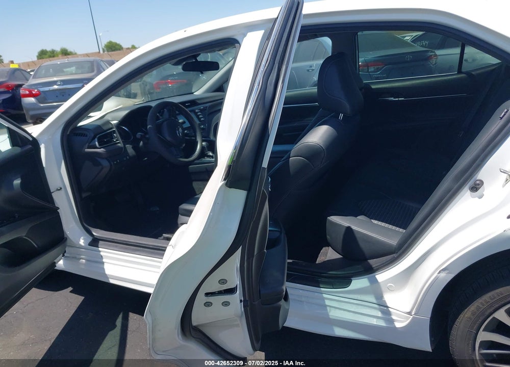 2019 TOYOTA CAMRY VIN: 4T1B11HK8KU786901