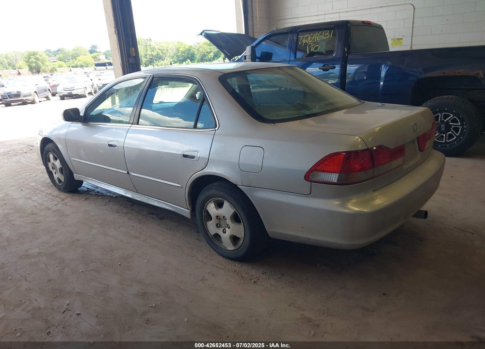 2002 HONDA ACCORD 3.0 EX VIN: 1HGCG165X2A080813