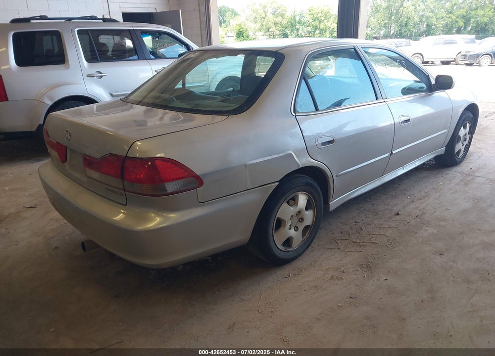 2002 HONDA ACCORD 3.0 EX VIN: 1HGCG165X2A080813