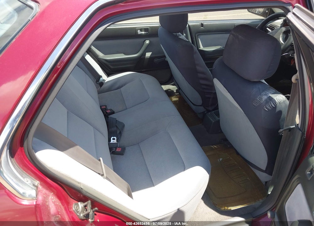 1993 HONDA ACCORD DX VIN: JHMCB7648PC018621