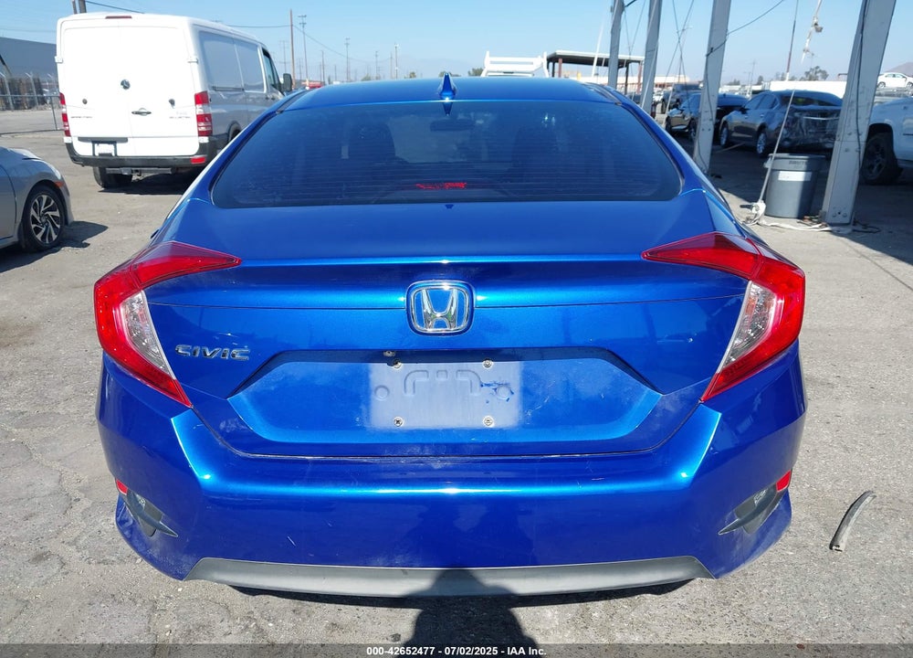 2018 HONDA CIVIC VIN: 2HGFC2F72JH577807