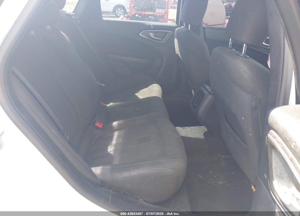 2015 CHRYSLER 200 VIN: 1C3CCCAB8FN743110