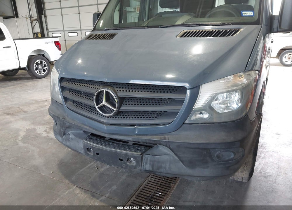 2018 MERCEDES-BENZ SPRINTER 2500 STANDARD ROOF V6 VIN: WD3PE7CD6JP632401