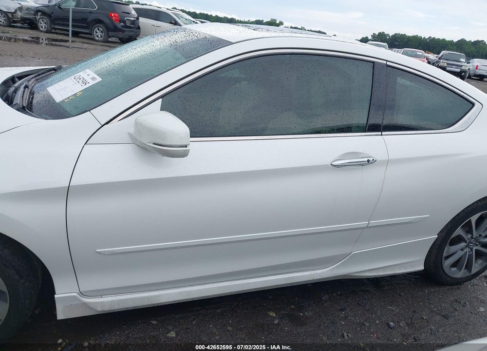 2015 HONDA ACCORD EX-L V-6 VIN: 1HGCT2B85FA005413
