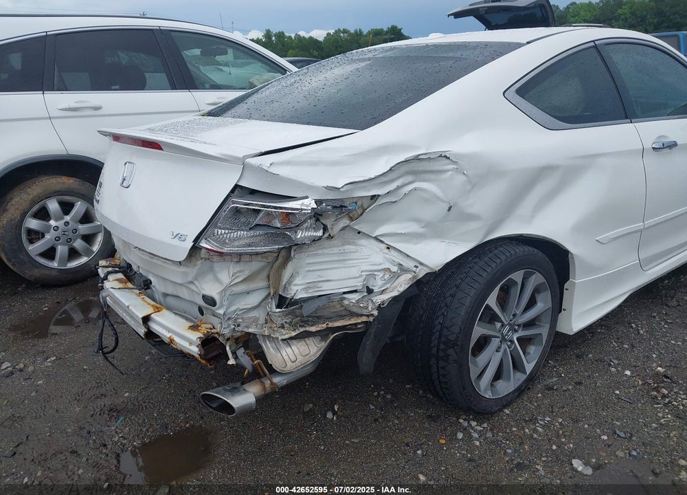2015 HONDA ACCORD EX-L V-6 VIN: 1HGCT2B85FA005413