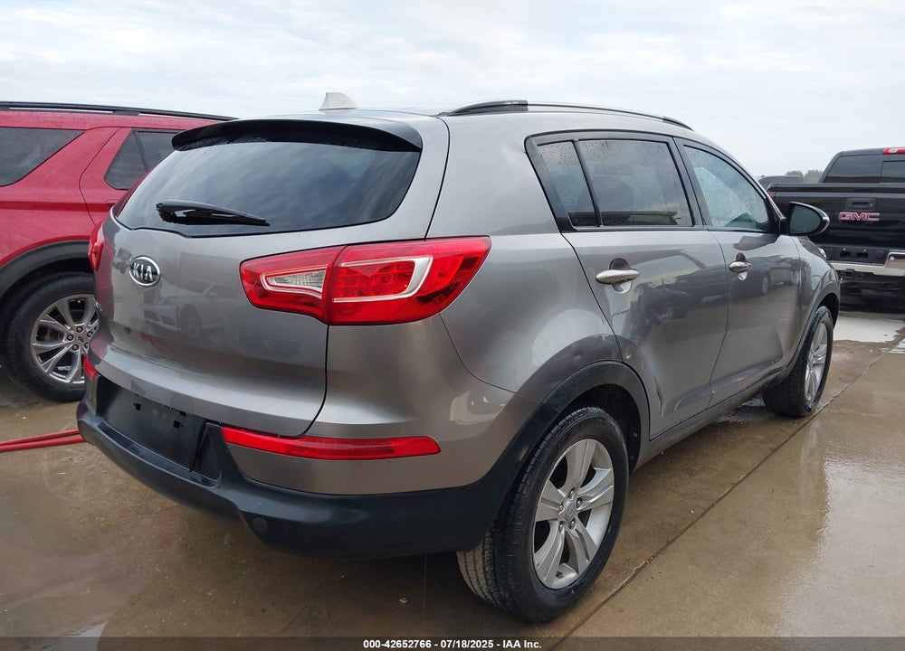 2011 KIA SPORTAGE VIN: KNDPB3A23B7037239