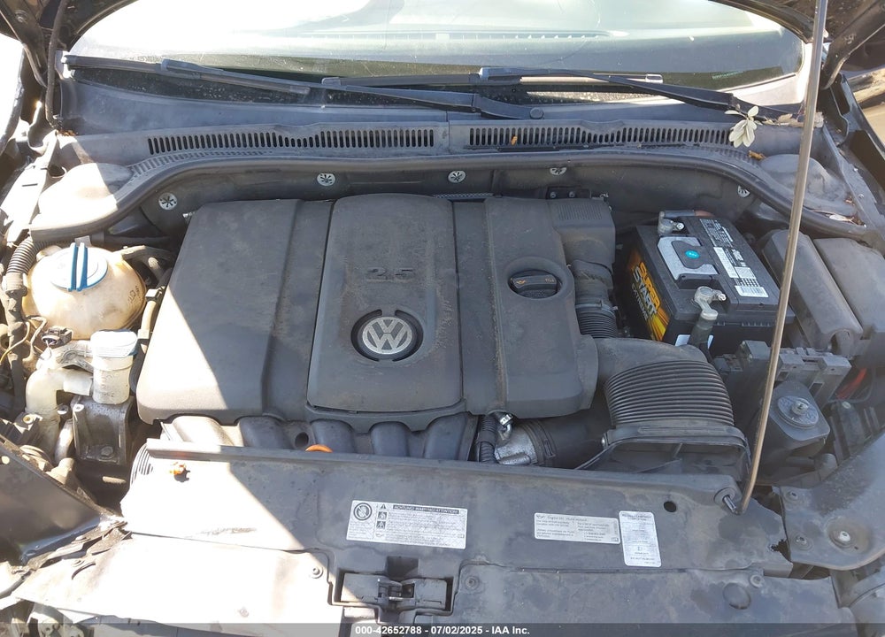 2013 VOLKSWAGEN JETTA VIN: 3VWDP7AJ8DM350702