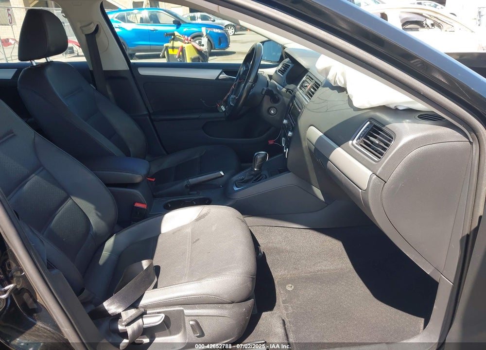 2013 VOLKSWAGEN JETTA VIN: 3VWDP7AJ8DM350702
