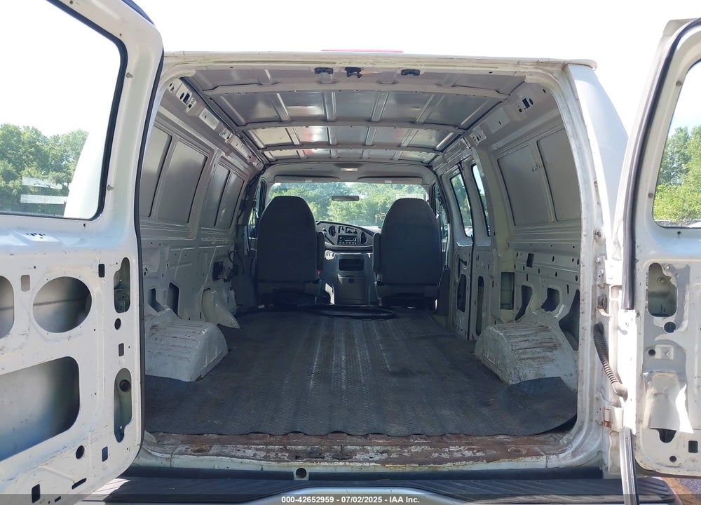 2001 FORD E-250 COMMERCIAL VIN: 1FTNE24221HB12977
