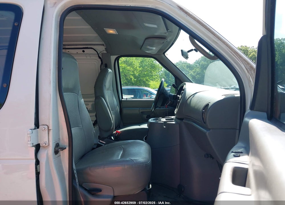 2001 FORD E-250 COMMERCIAL VIN: 1FTNE24221HB12977